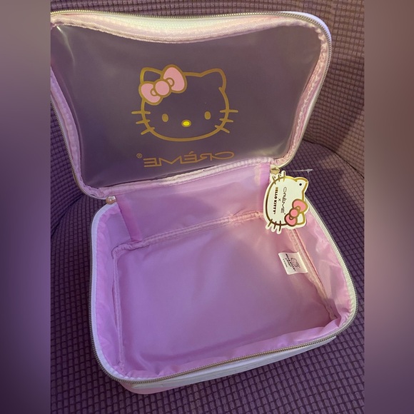 CREME X HELLO KITTY BEAUTY TRAVEL CASE - Picture 3 of 3